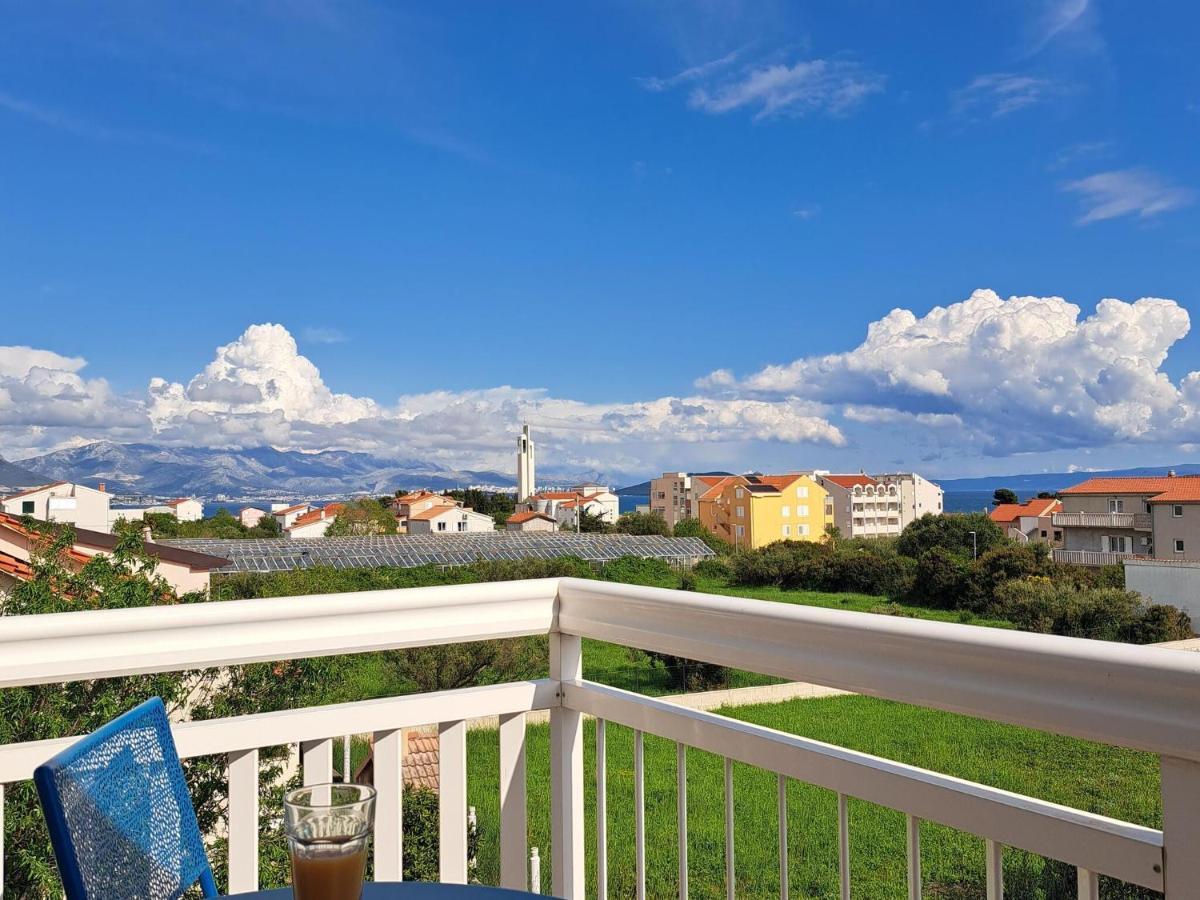 Nice Small Apartment With A Sea View Kaštela Extérieur photo