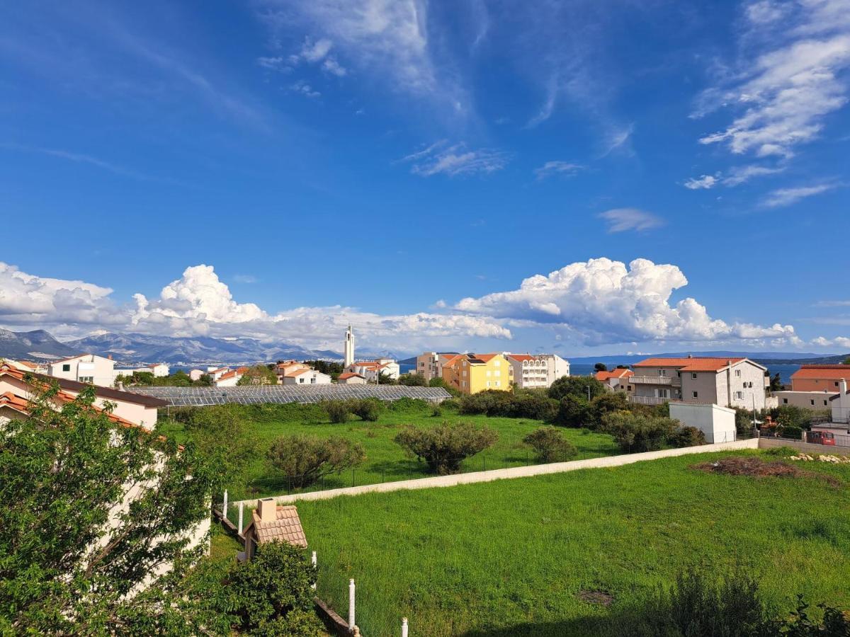 Nice Small Apartment With A Sea View Kaštela Extérieur photo