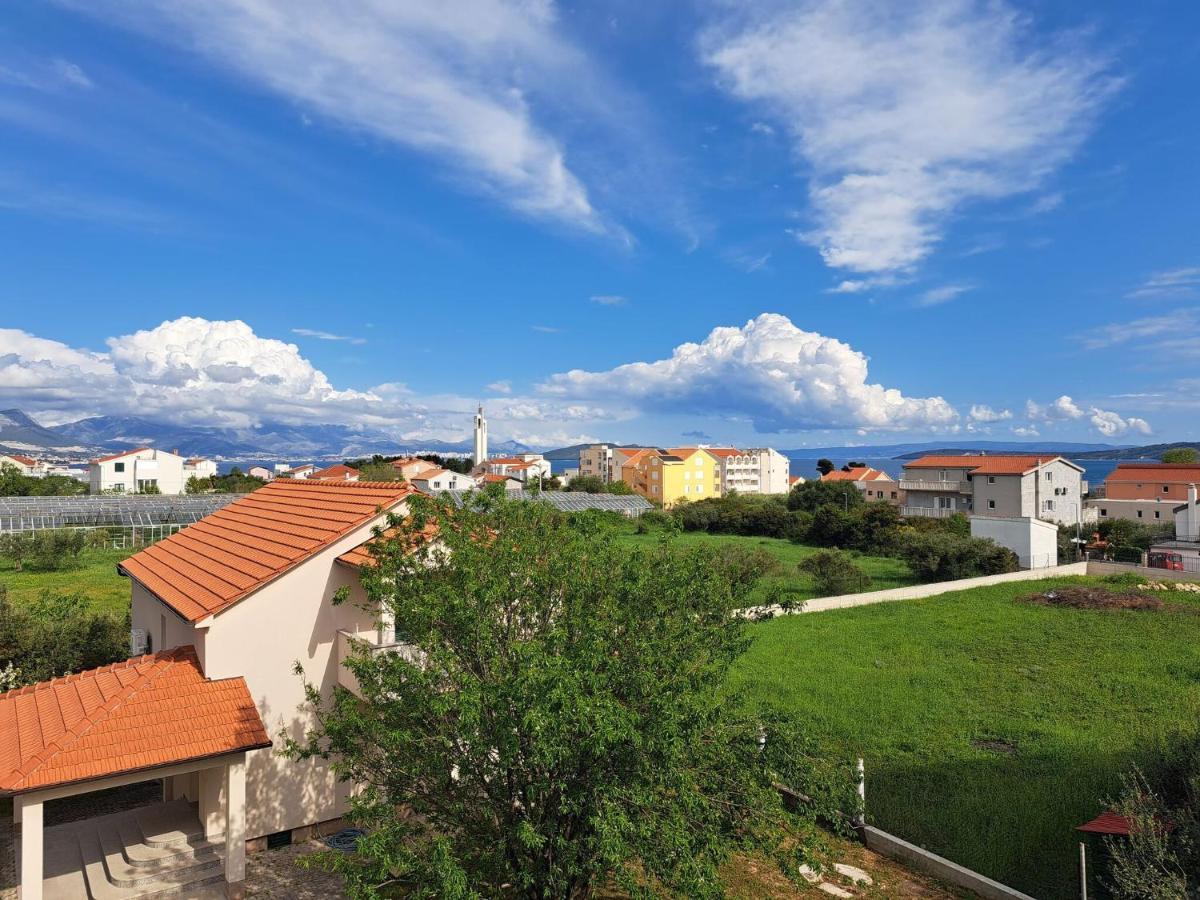 Nice Small Apartment With A Sea View Kaštela Extérieur photo